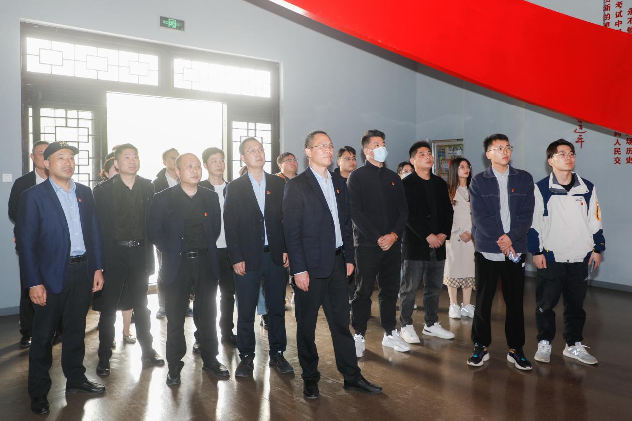 港产公司党支部开展&ldquo;思念革命先烈 传承红色基因&rdquo;主题党日运动1.jpg